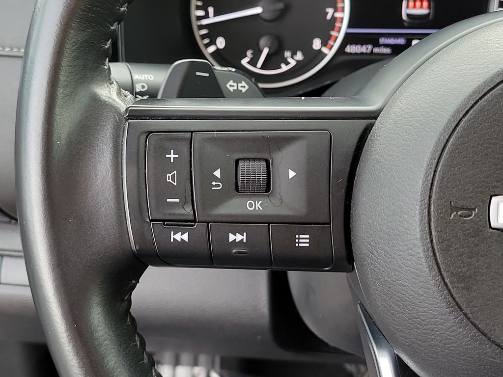 2024 Nissan Pathfinder SV