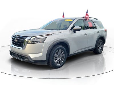 2024 Nissan Pathfinder SV