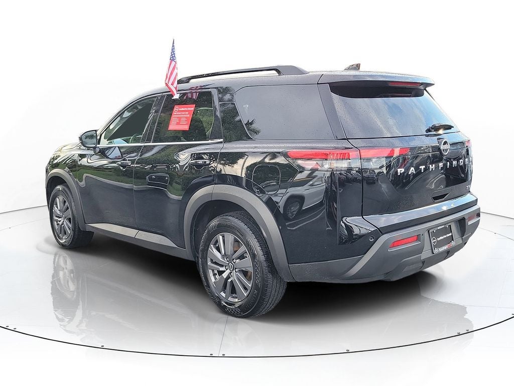 2024 Nissan Pathfinder SV