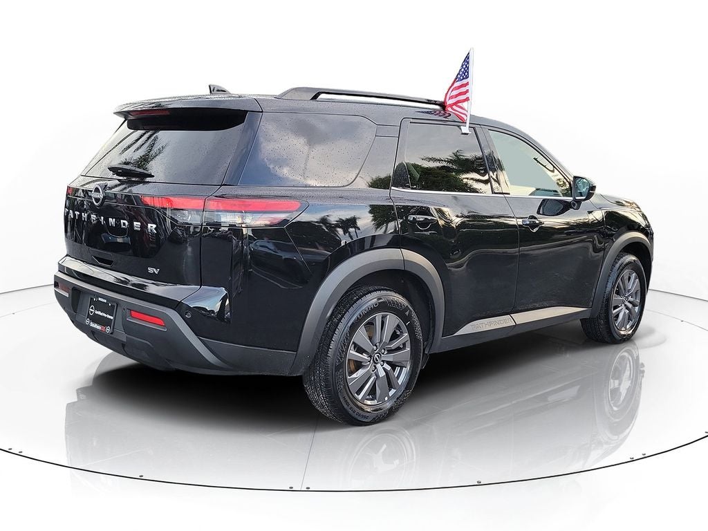 2024 Nissan Pathfinder SV