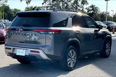 2023 Nissan Pathfinder SL