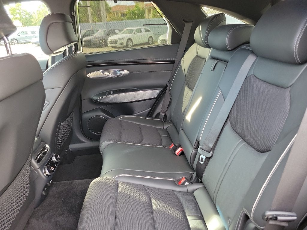 2024 Genesis GV70 2.5T