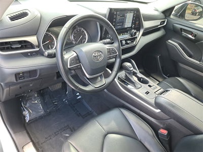 2022 Toyota Highlander XLE