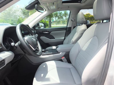 2023 Toyota Highlander XLE