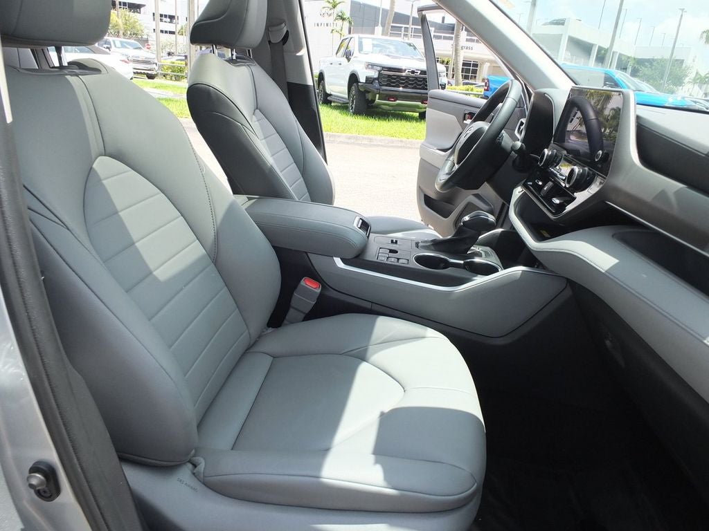 2023 Toyota Highlander XLE