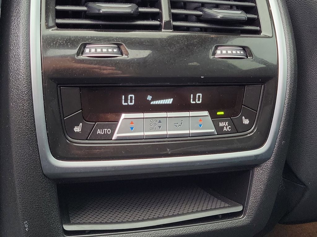 2025 BMW X7 xDrive40i M