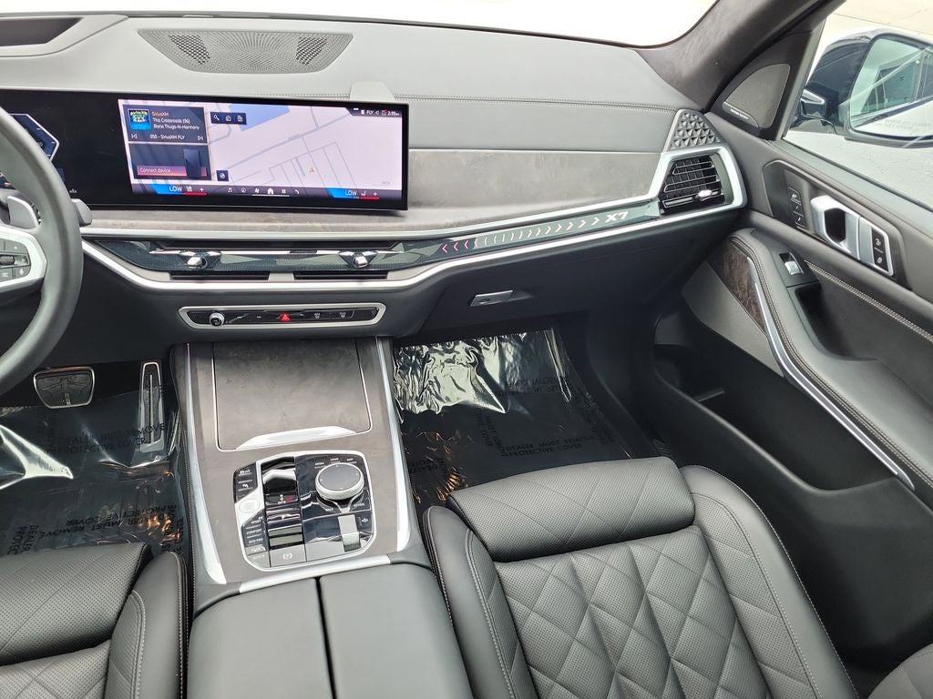 2025 BMW X7 xDrive40i M
