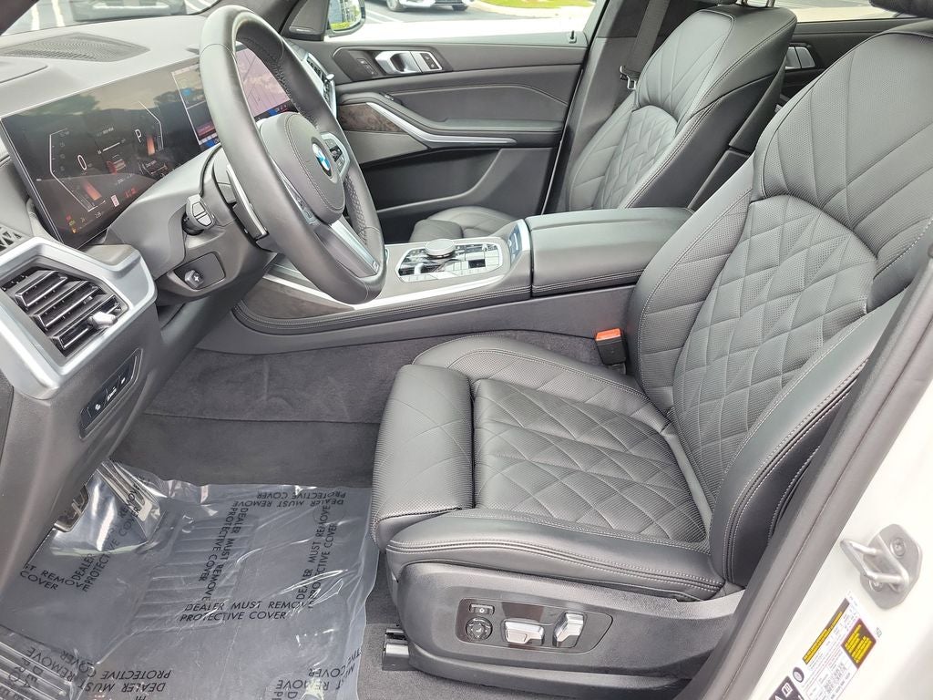 2025 BMW X7 xDrive40i M
