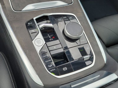 2025 BMW X7 xDrive40i M