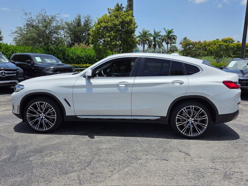 2025 BMW X4 xDrive30i