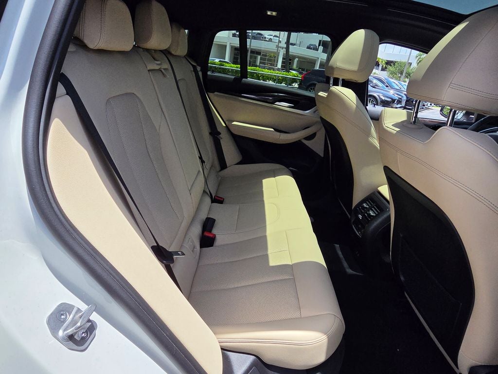 2025 BMW X4 xDrive30i