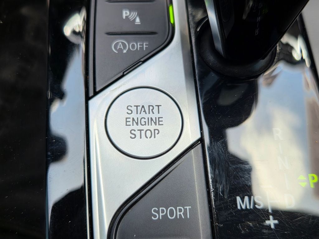 2025 BMW X4 xDrive30i
