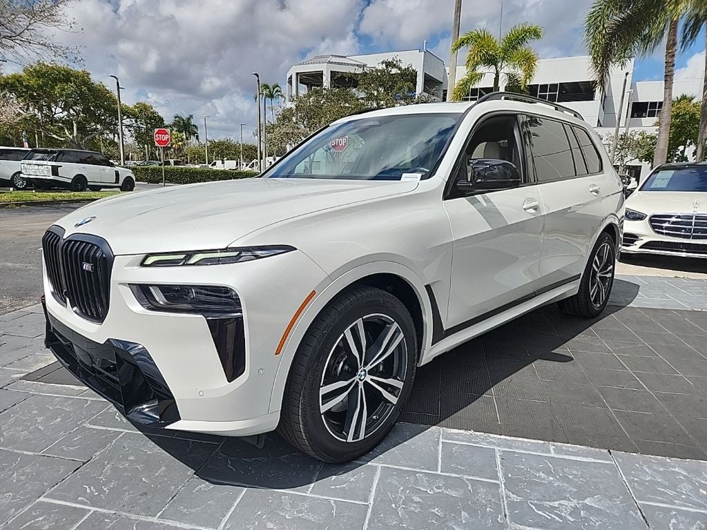 2024 BMW X7 M60i