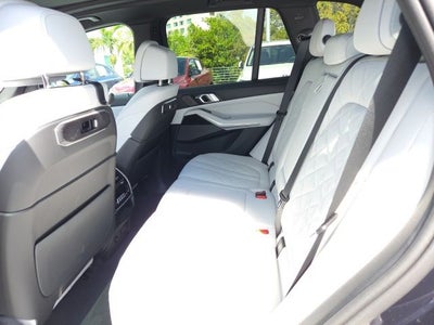2025 BMW X5 M60i