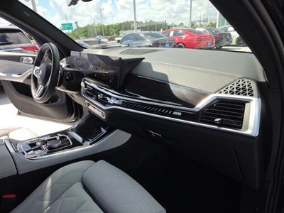 2025 BMW X5 M60i