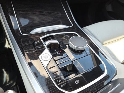 2025 BMW X5 M60i