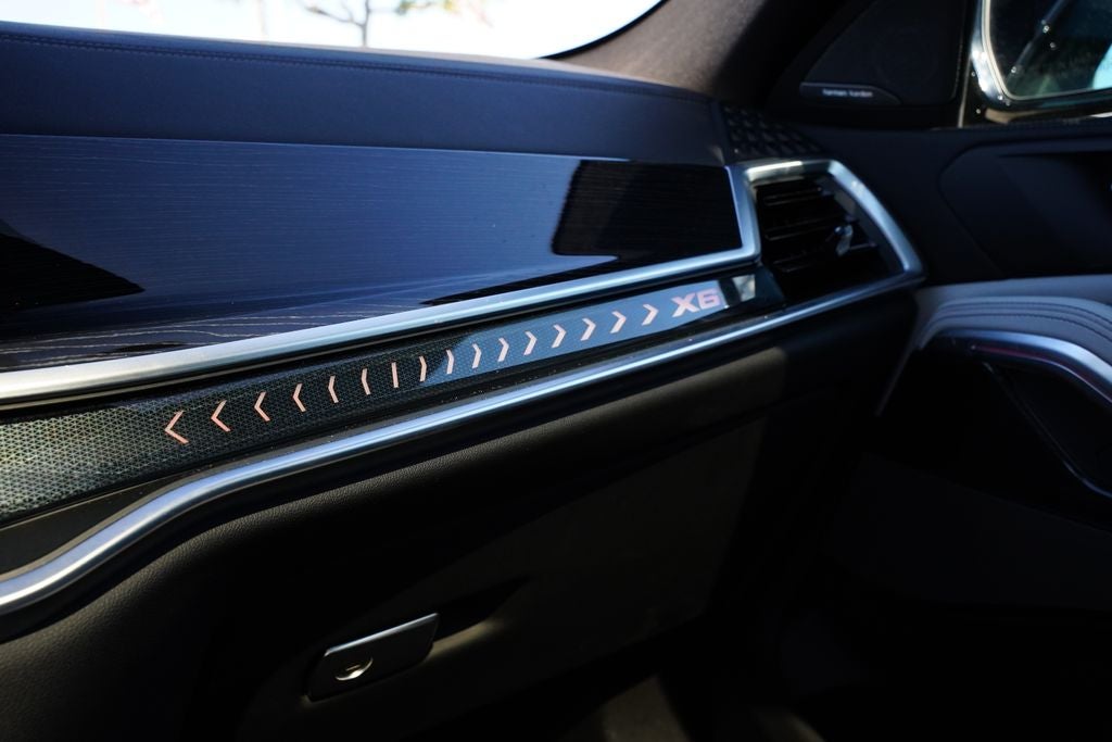 2025 BMW X6 xDrive40i