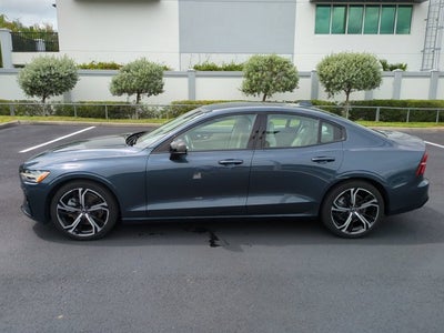 2024 Volvo S60 Core Dark Theme