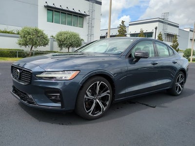 2024 Volvo S60 Core Dark Theme