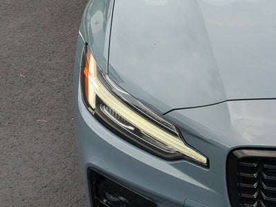 2024 Volvo S60 Plus Dark Theme