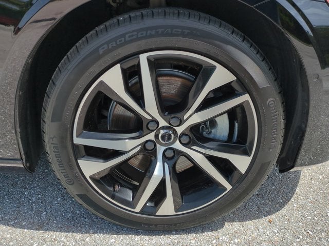 2024 Volvo S60 Plus Dark Theme