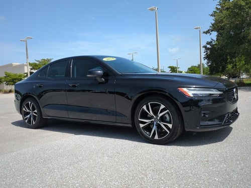 2024 Volvo S60 Plus Dark Theme