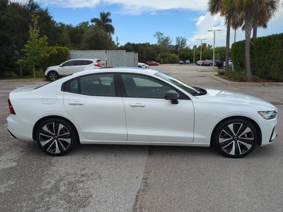 2022 Volvo S60 Momentum