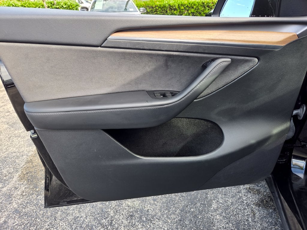 2024 Tesla Model Y Performance