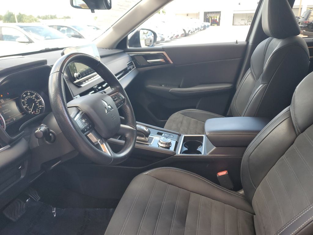 2024 Mitsubishi Outlander SE