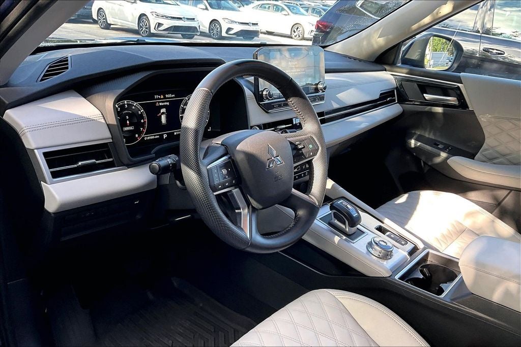 2023 Mitsubishi Outlander SEL