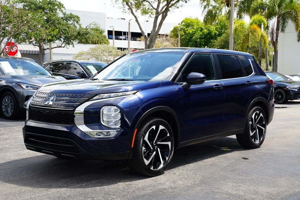2024 Mitsubishi Outlander SE