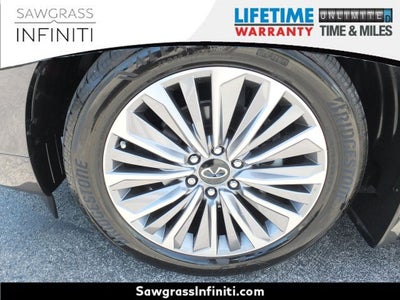 2025 INFINITI QX80 LUXE CERTIFIED PREOWNED