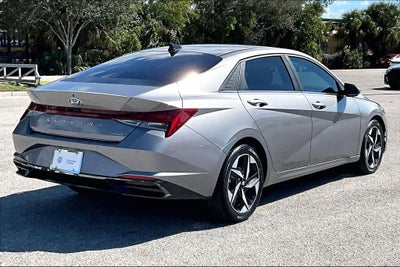 2022 Hyundai Elantra Limited