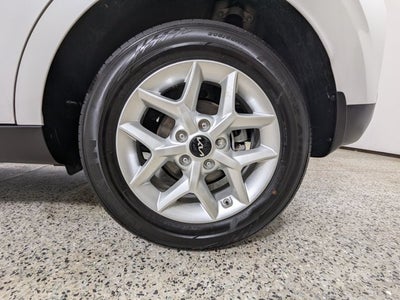 2024 Kia Soul LX IVT