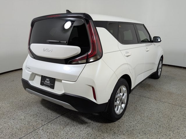 2024 Kia Soul LX IVT
