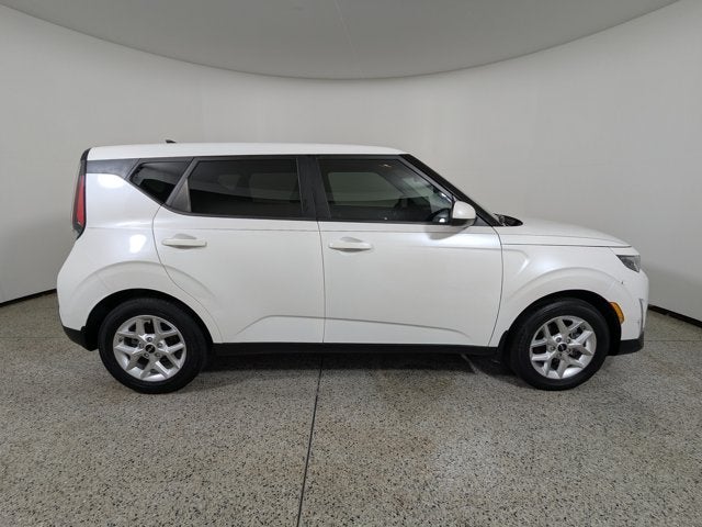 2024 Kia Soul LX IVT