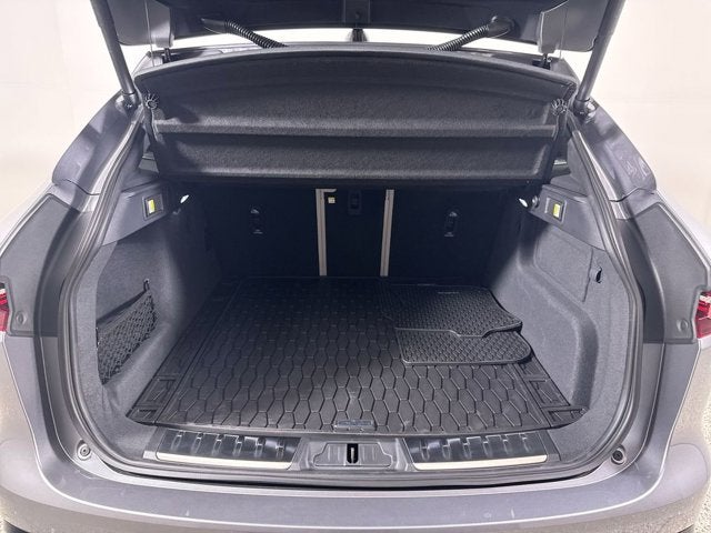 2026 Jaguar F-PACE R-Dynamic S