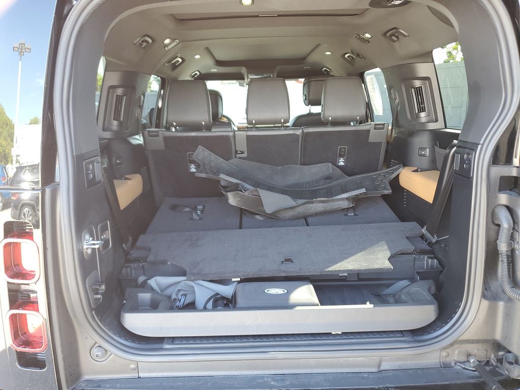 2024 Land Rover Defender 130 X-Dynamic SE