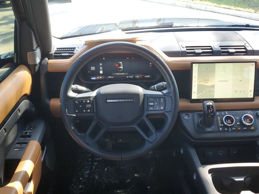 2024 Land Rover Defender 130 X-Dynamic SE