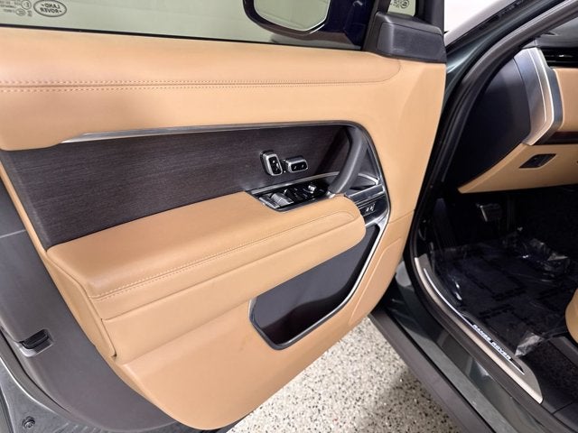 2025 Land Rover Range Rover SE