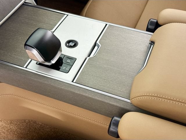 2026 Land Rover Range Rover SV