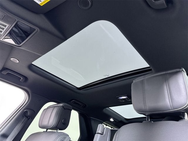 2024 Land Rover Discovery Dynamic SE