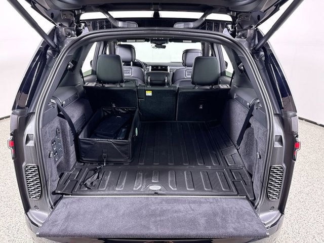 2025 Land Rover Discovery Dynamic SE