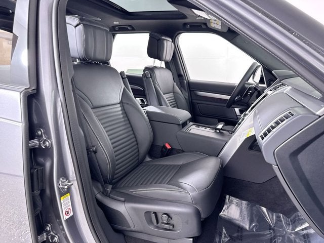 2025 Land Rover Discovery Dynamic SE