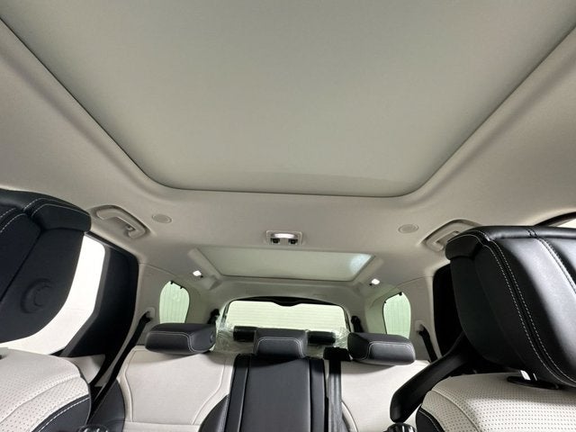 2025 Land Rover Discovery Dynamic SE