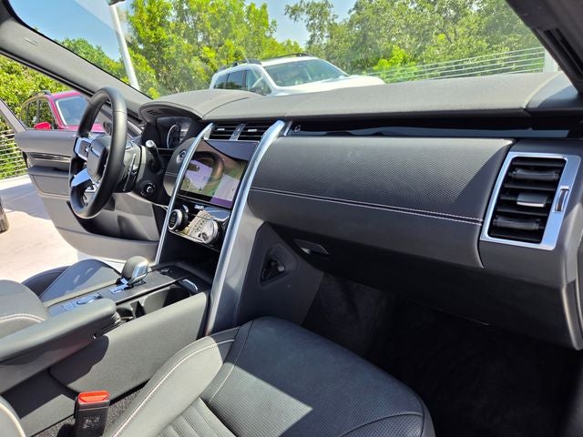 2023 Land Rover Discovery Metropolitan Edition