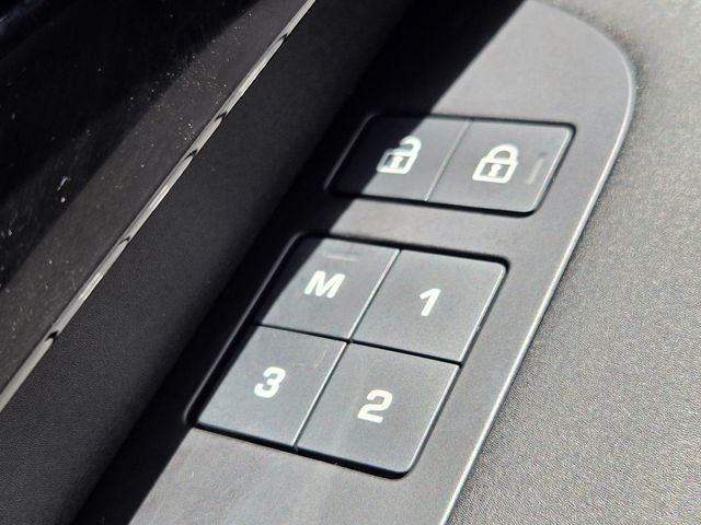 2023 Land Rover Discovery Metropolitan Edition