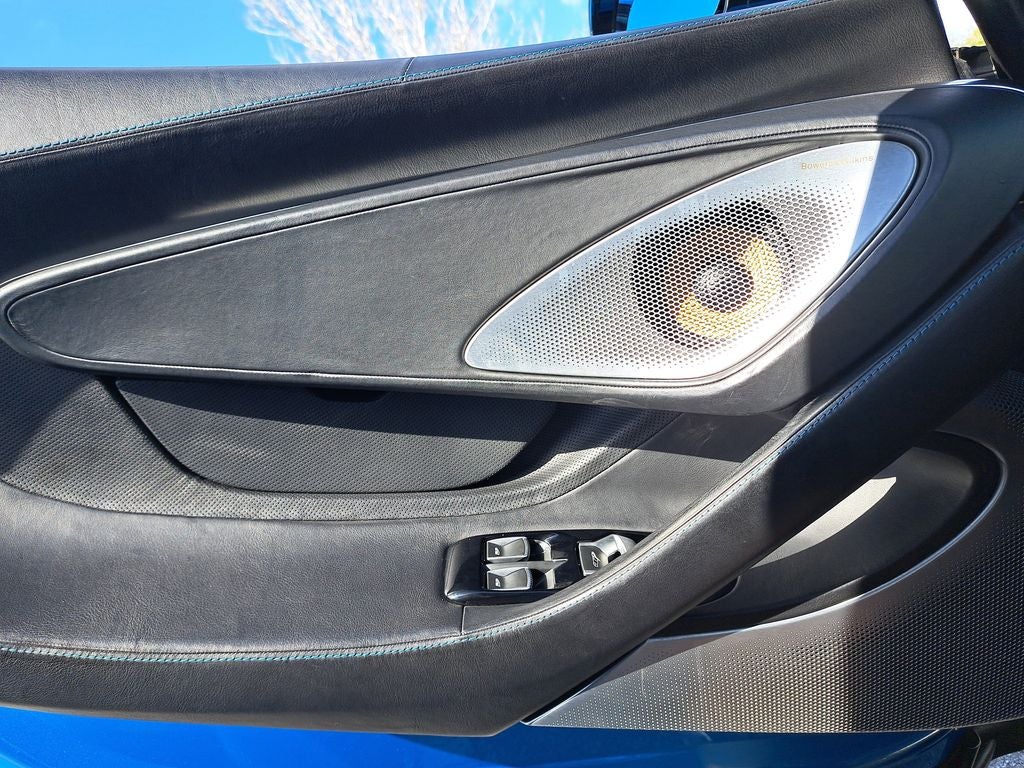 2022 McLaren GT Base