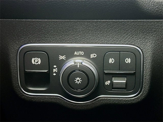 2025 Mercedes-Benz GLB GLB 250