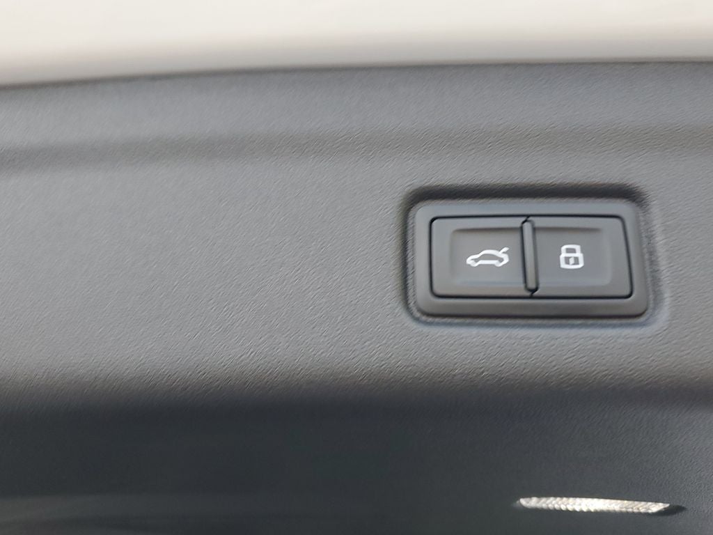 2025 Audi Q6 e-tron Premium Plus